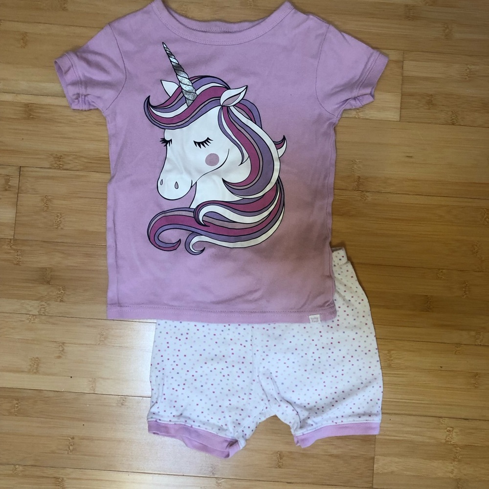 Gap Kids unicorn pajamas🦄